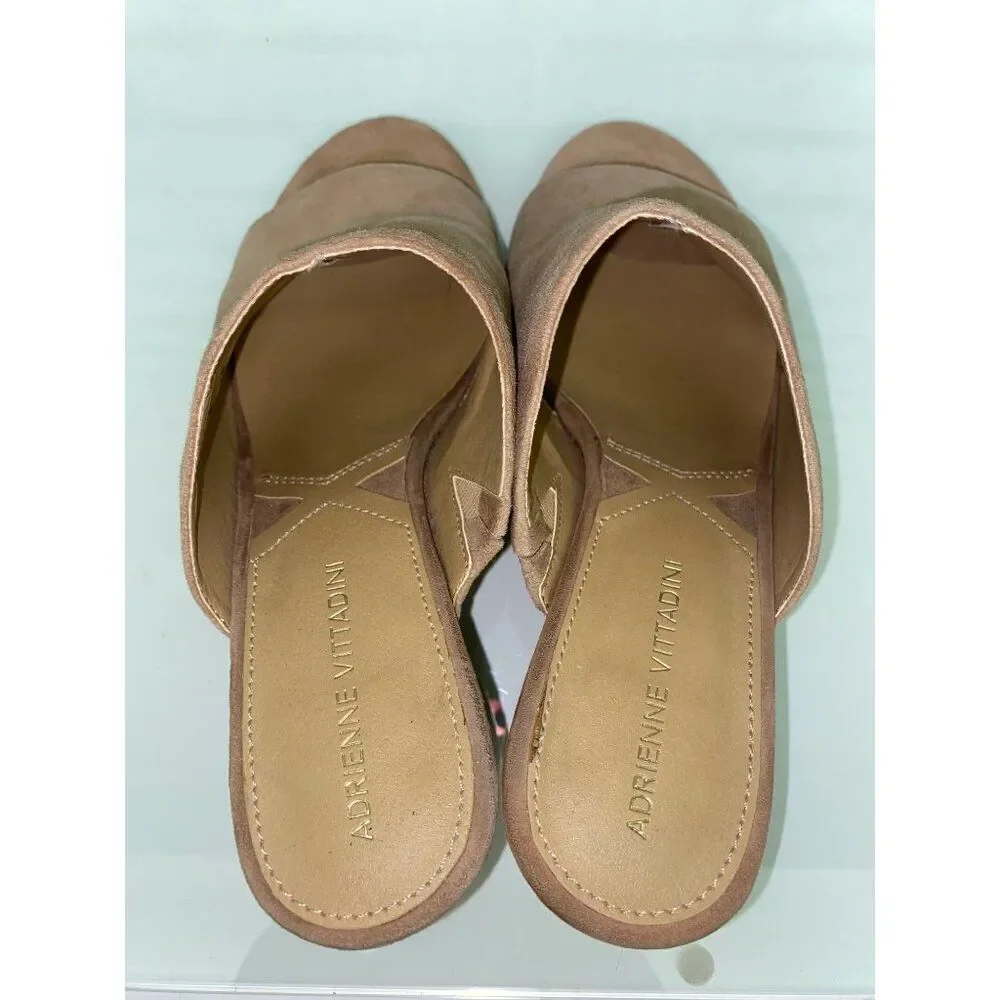 Adrienne Vittadini Women Suede Peep Toe Nude Heeled Sandal Size 8.5